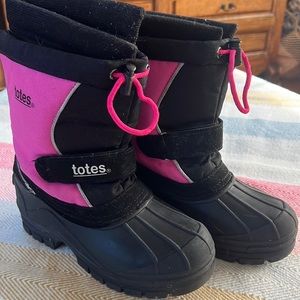 Totes snow boots